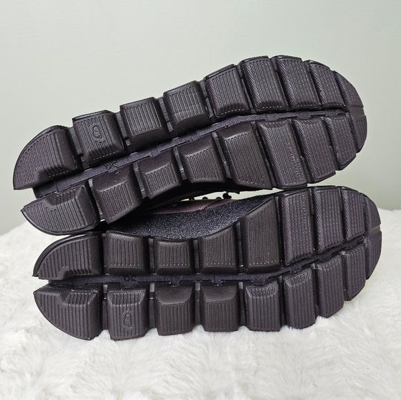 On Running Women's Cloud Dip Shoes sz 6.5US/ 37.5EU GRAPE/PEBBLE (& Extra Laces) - Picture 8 of 12